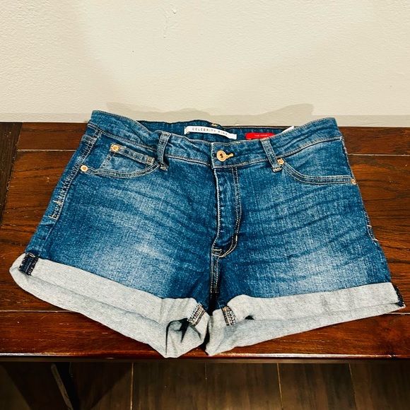 Celebrity Pink Blue Jean Shorts with Cuffed Hem size 11. Waist 30. - Picture 2 of 7